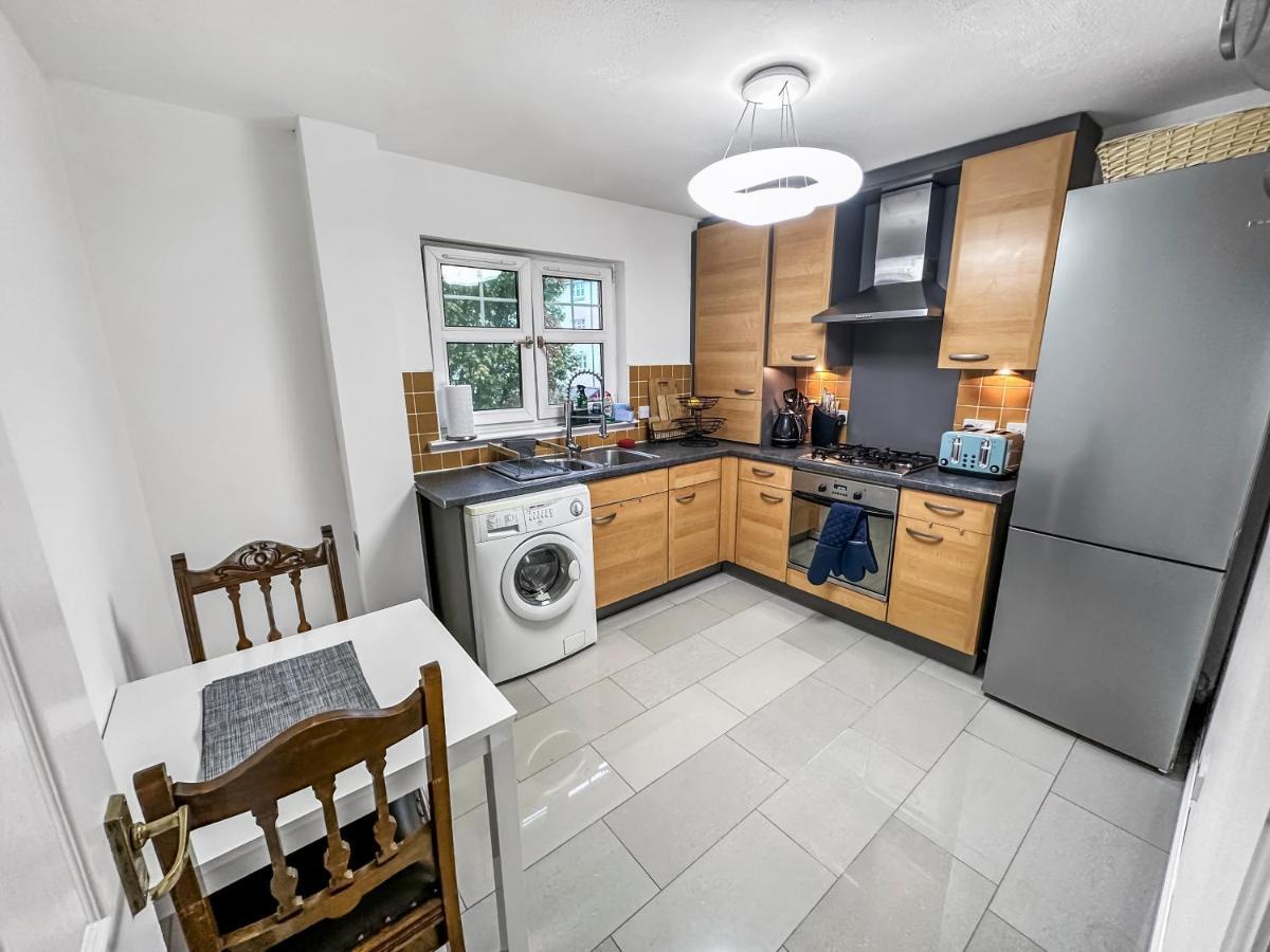 אדינבורו Comfortable 2 Bedroom Flat In The City Centre מראה חיצוני תמונה