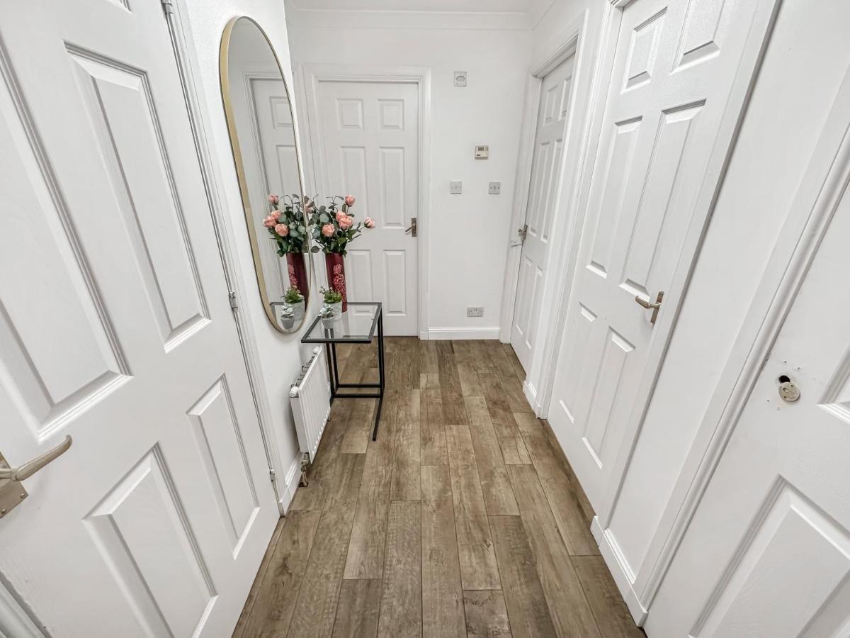 אדינבורו Comfortable 2 Bedroom Flat In The City Centre מראה חיצוני תמונה